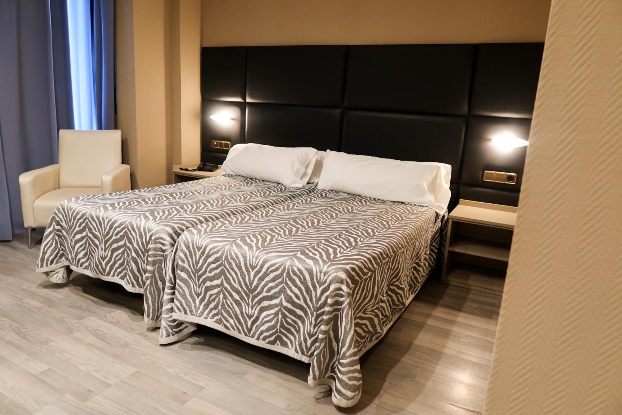 Hotel Benetusser Εξωτερικό φωτογραφία